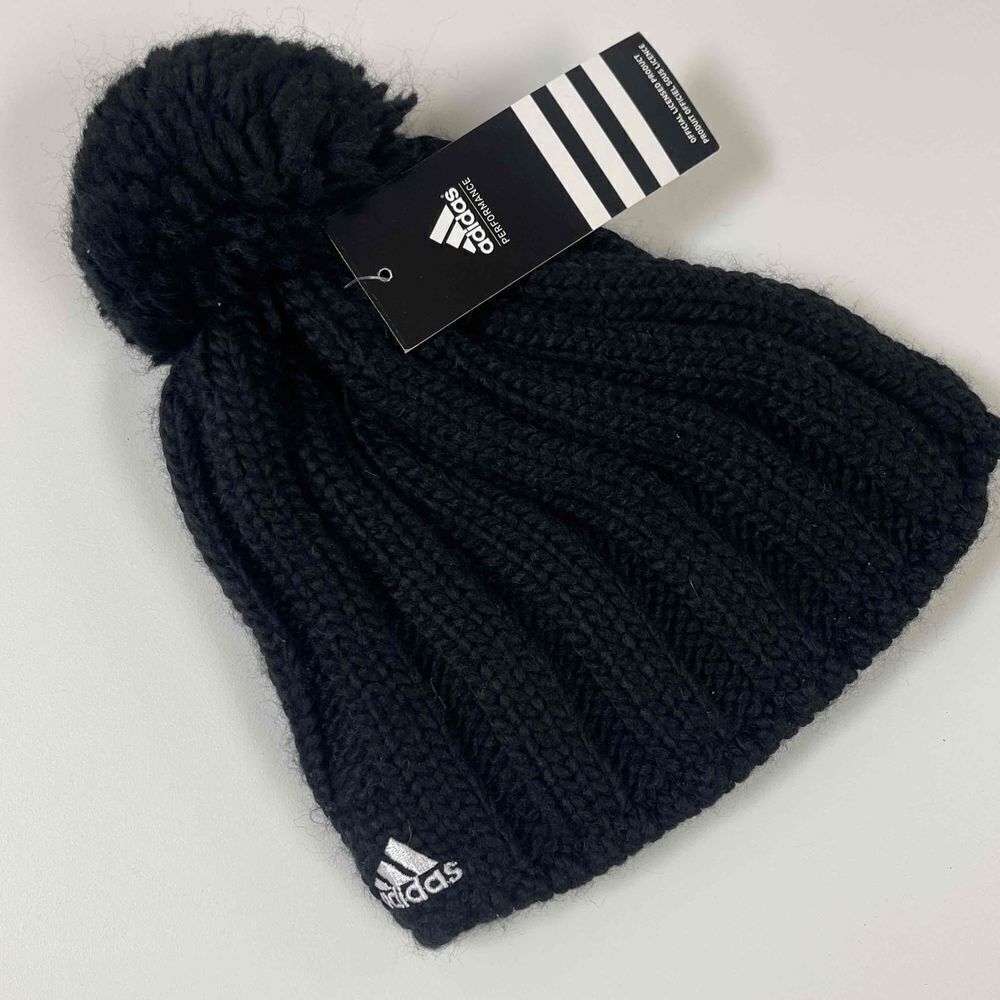 NWT Adidas Black Knit Pom Logo Unisex Beanie